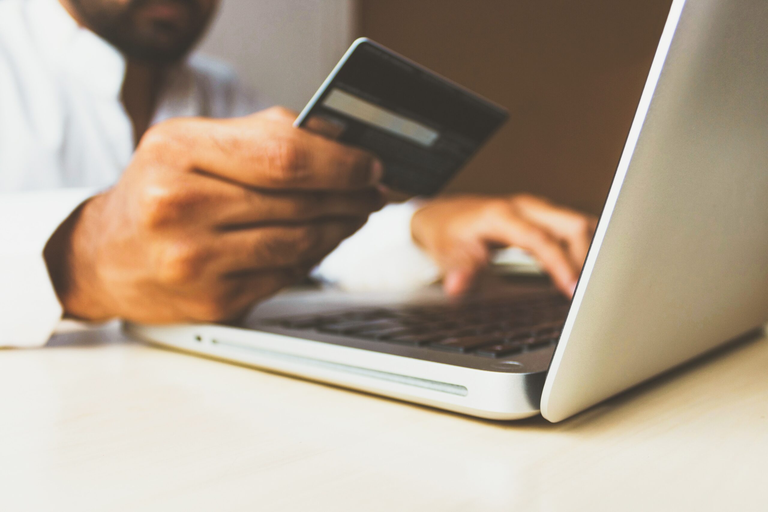 Como vender em marketplaces? Passo a passo e dicas para começar